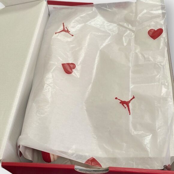 Nike Air Jordan 1 SE Low Patent "Valentine's Day’ HF3174 600 Womens size 8.5 New - Picture 10 of 12